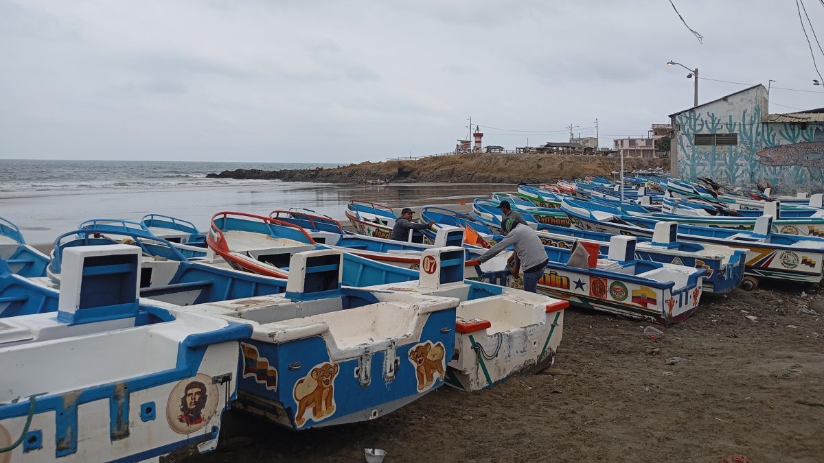 En la playa, desde que el fin de semana se registraron hechos violentos a orillas del mar y en pleno mar de hecho, pocas personas acuden al lugar.