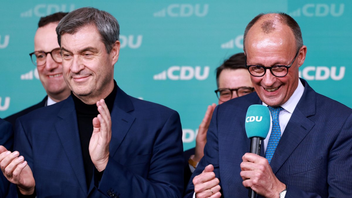 Figuras del bloque conservador celebraron el resultado este 23 de febrero.