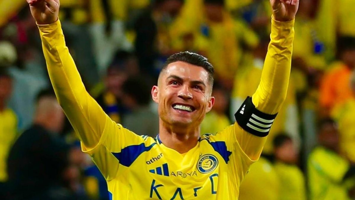 El astro portugués CR7 anotó uno de los dos goles de este martes 26 de febrero.