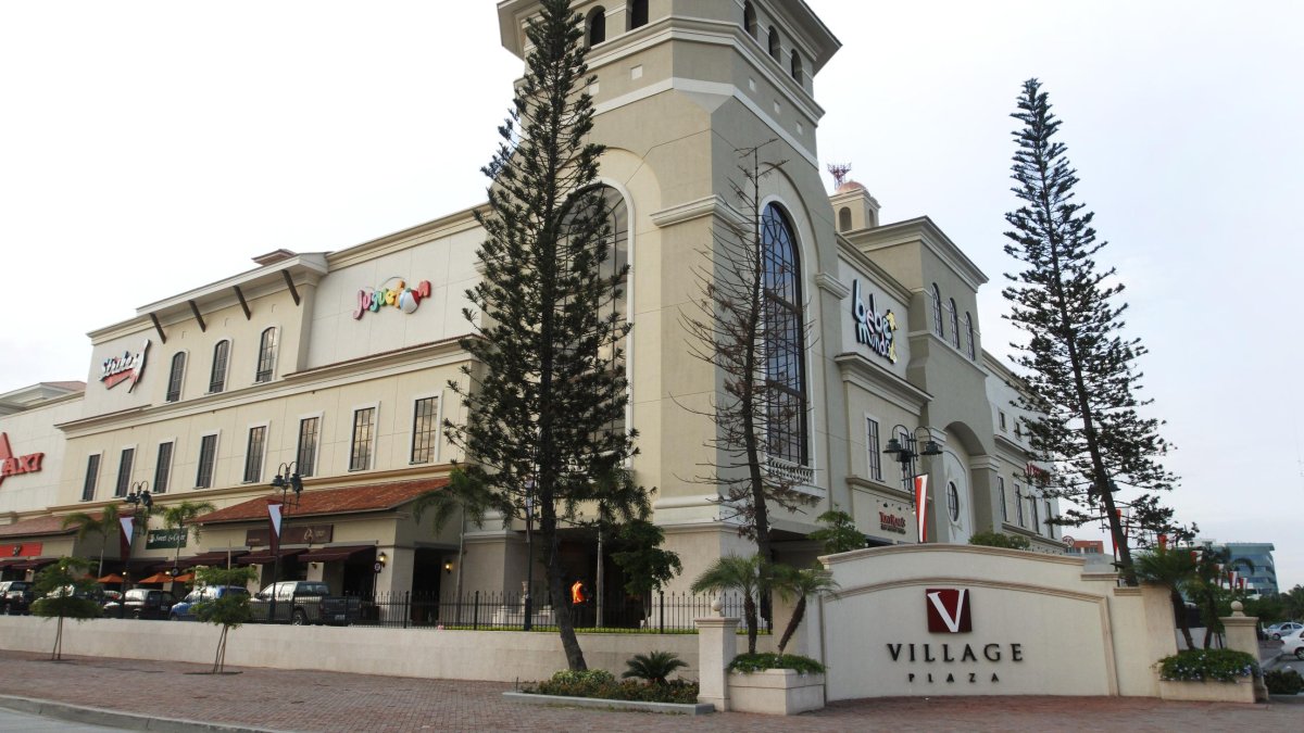 Las instalaciones del centro comercial Village Plaza, en la vía Samborondón.