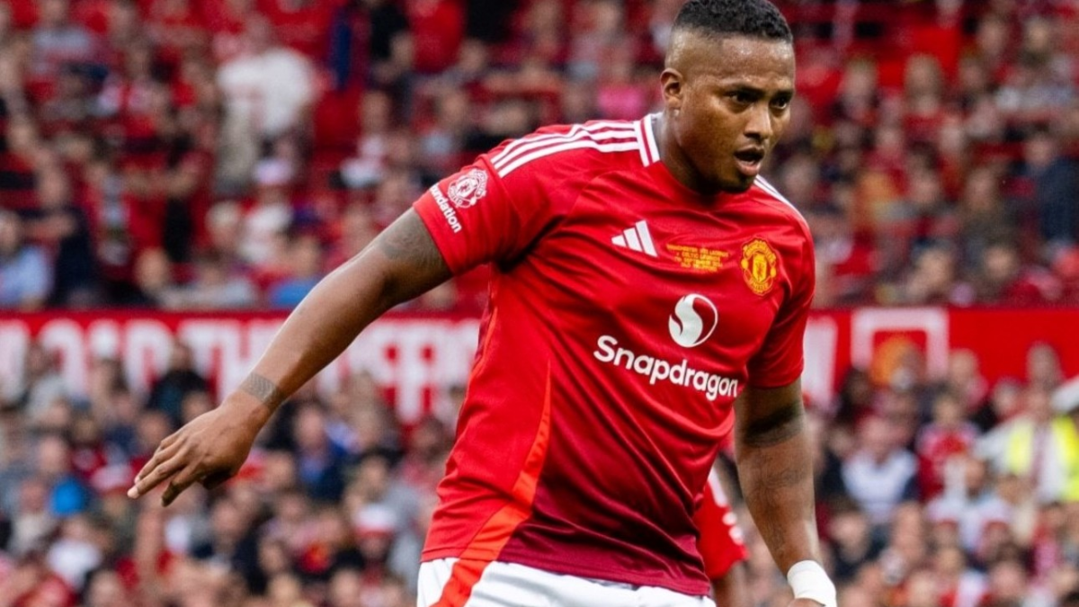 Antonio Valencia ha participado en partidos de exhibición con exjugadores de Manchester United