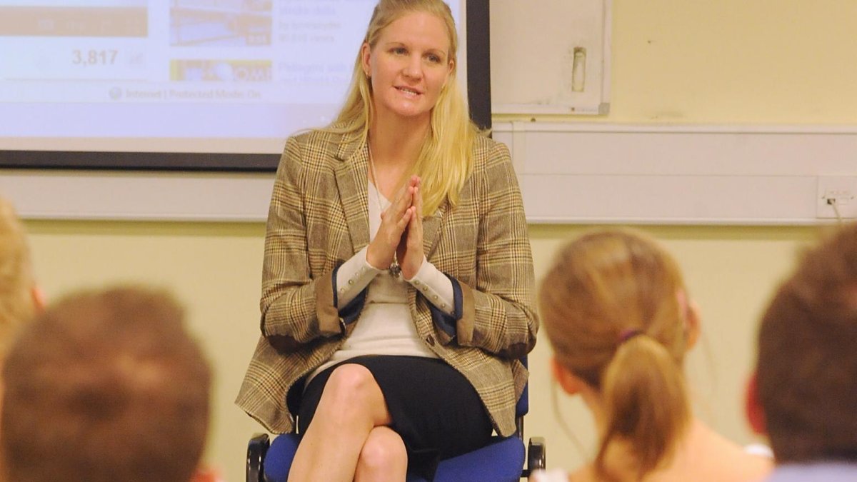 La exnadadora y política de Zimbaue, Kirsty Coventry, podría a llegar a ser la primera mujer presidenta del COI.