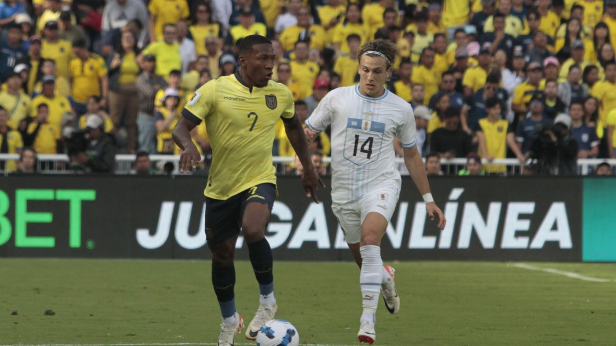 Pervis Estupiñán es uno de los jugadores con mayor experiencia de la Tricolor.