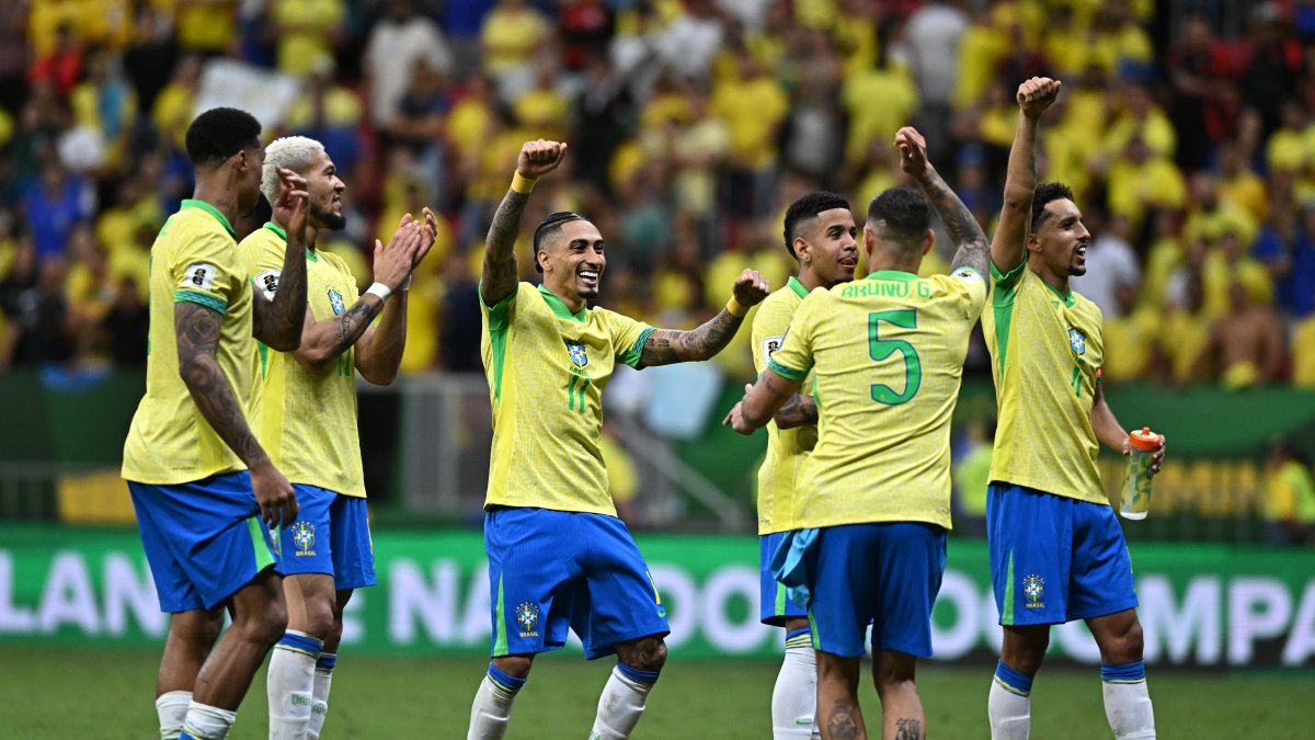 Brasil venció 2-1 a Colombia.
