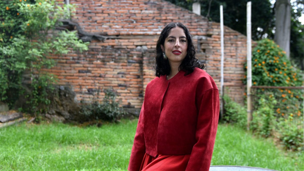 Desde Ecuador al mundo, Isabel Pérez y su marca Hera Studio impulsan la moda sostenible con prendas unisex y de colores vibrantes