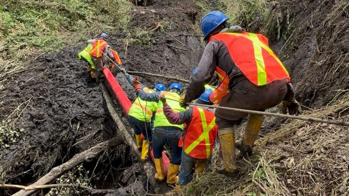 Personal técnico y operativo de la Epmaps trabaja en la zona.