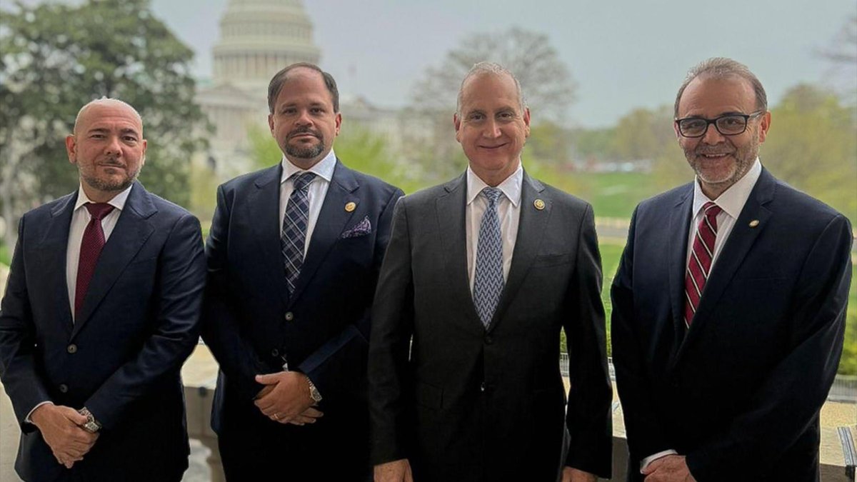 Los ministros (i) se encuentran en Washington, Estados Unidos.