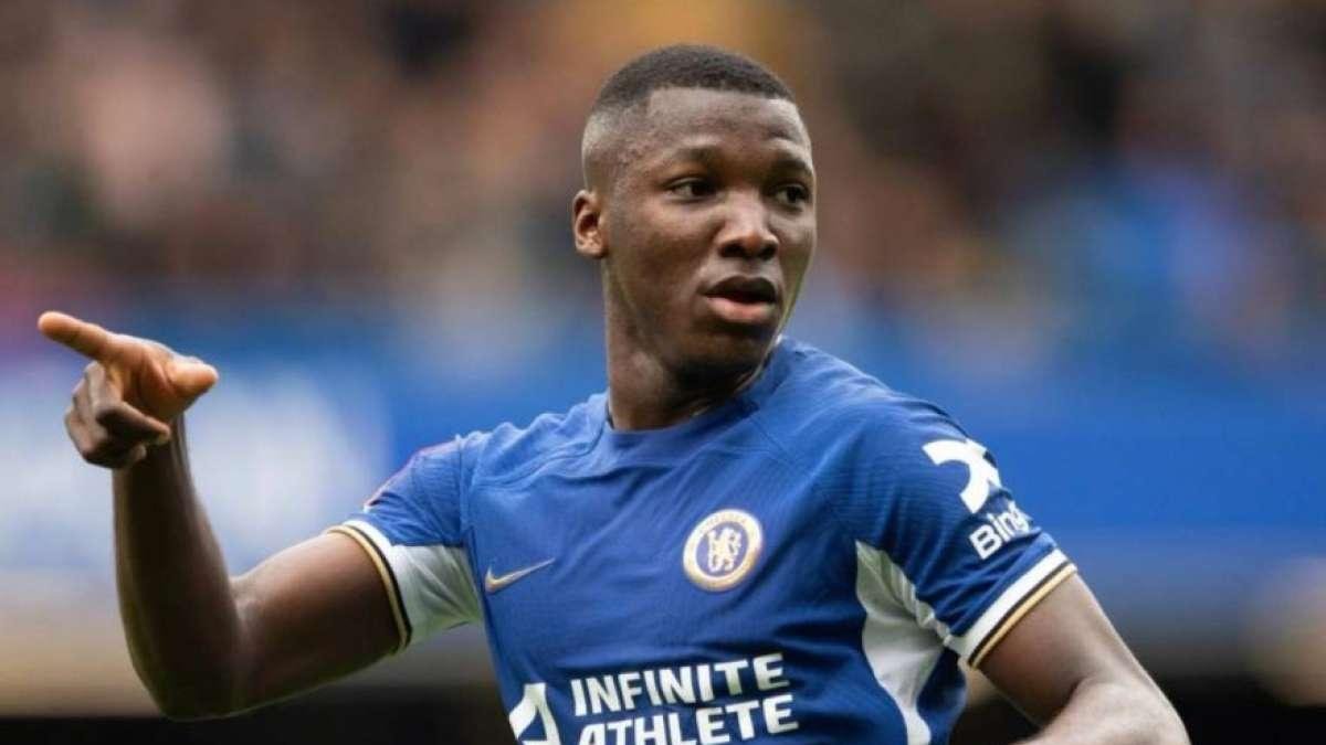 Moisés Caicedo no estuvo en la alineación titular de Chelsea ante Legia Varsovia