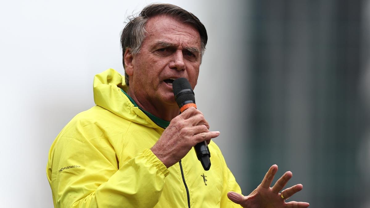 El expresidente de Brasil, Jair Bolsonaro, habló durante una manifestación el domingo 6 de abril, en la Avenida Paulista en São Paulo.