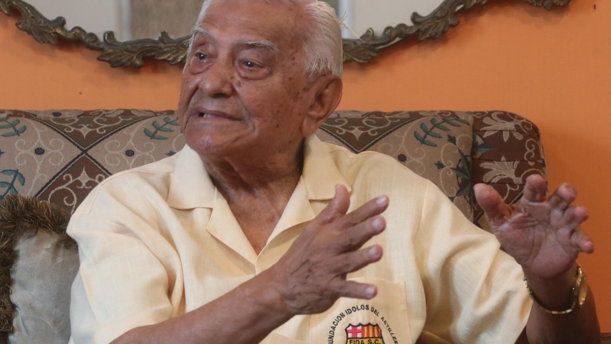 El defensor Luciano Macías (+) fue capitán de Barcelona SC en los años 50s y 60s.