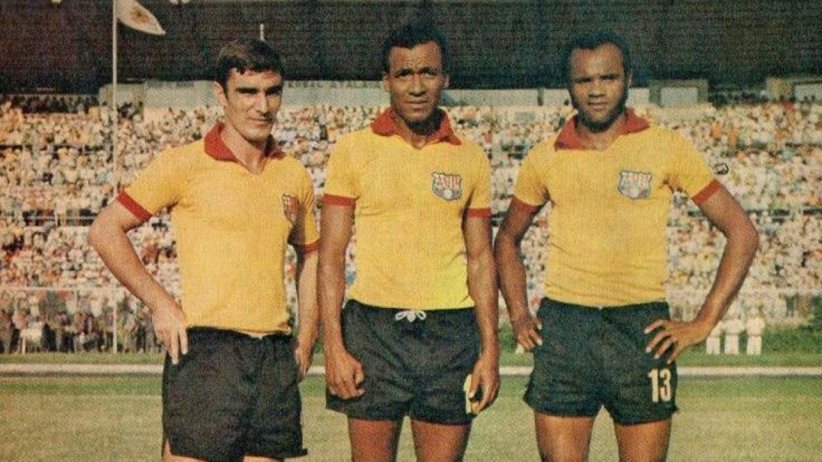 Alberto Spencer (c) lideraba el Barcelona de los 70´s