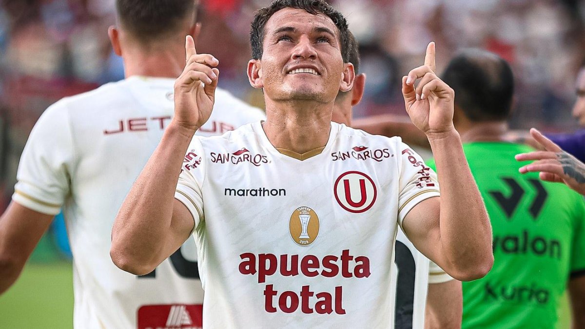 Jairo Vélez jugador de Universitario de Perú.