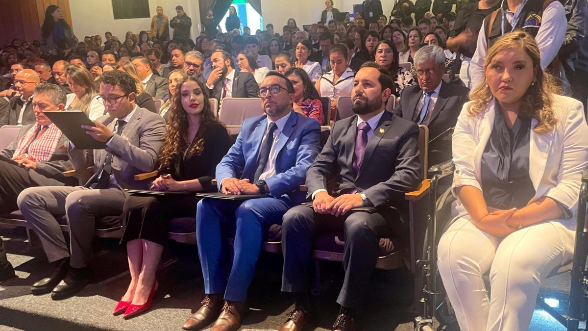 Los seis asambleístas electos por Azuay recibieron sus credenciales por parte del CNE de Azuay.