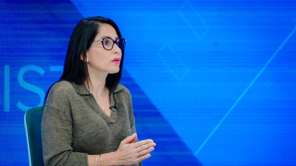 La candidata presidencial del movimiento Revolución Ciudadana, Luisa González.