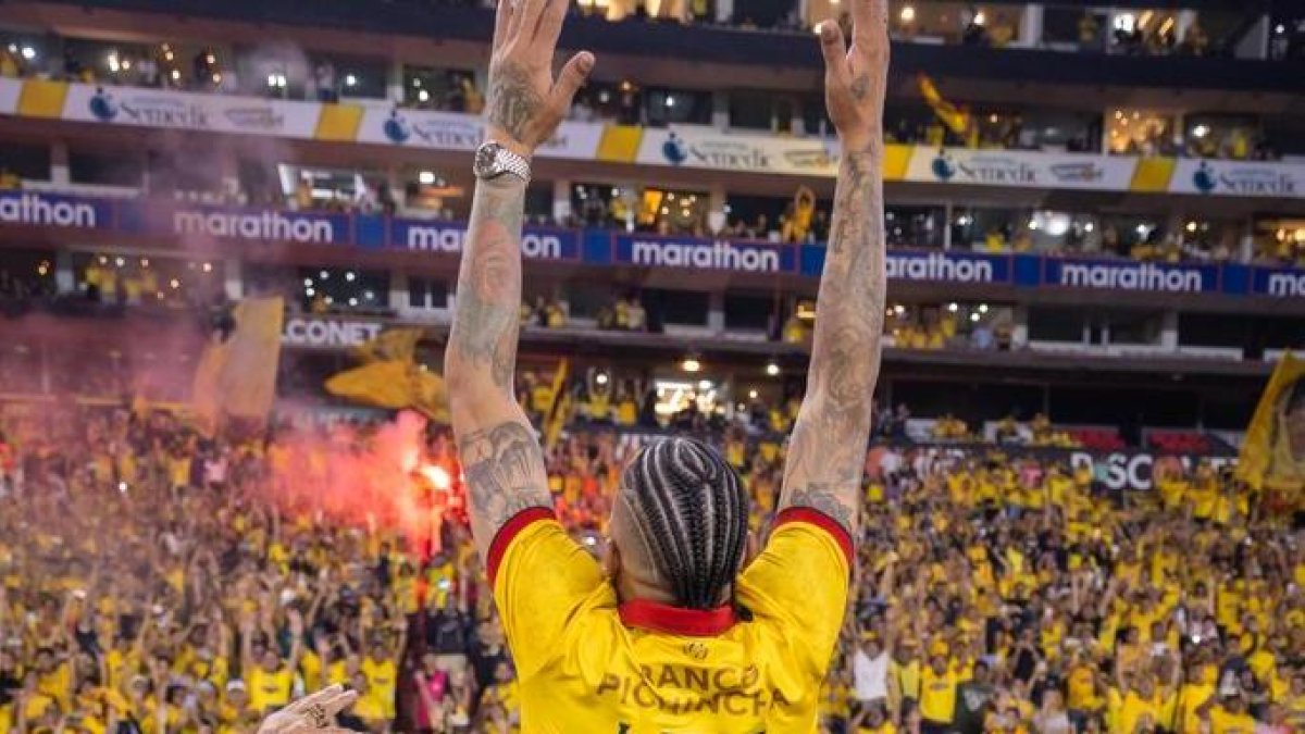 Jonatan Álvez y su romance con la hinchada amarilla.
