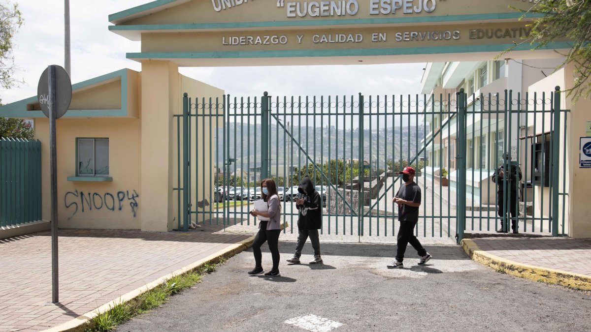 En Quito, donde se registran algunos casos de tosferina, se han tomado ya una serie de medidas que incluyen el uso de mascarillas y retorno a clases virtuales.