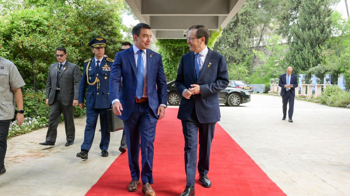 El presidente ecuatoriano Daniel Noboa y su par israelí, Isaac Herzog.