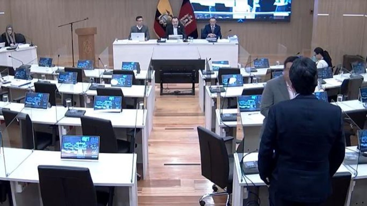 Este martes 6 de mayo se canceló la sesión de concejo metropolitano al no existir quórum, hubo molestia en los ediles