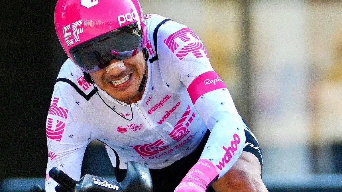Carapaz sufrió en la contrarreloj, en la que es conocido no es su fuerte.