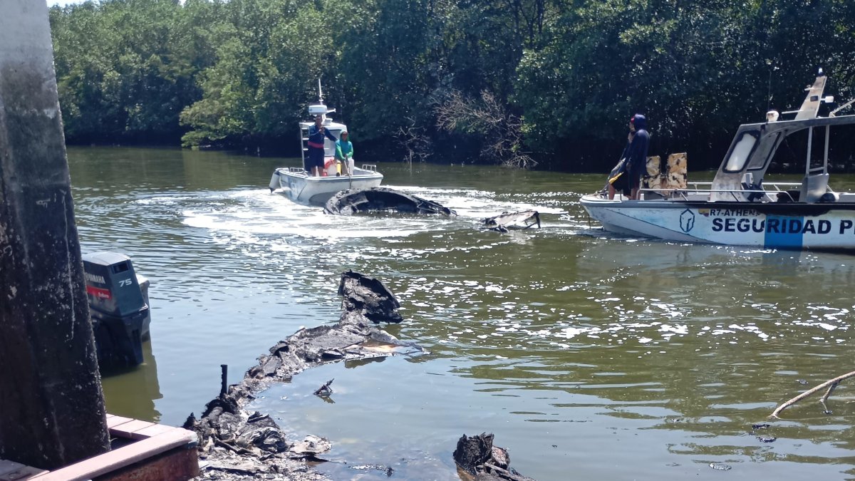 Durante la mañana y la tarde de este 14 de mayo, las autoridades recorrieron la zona del atentado para brindar apoyo y recabar más información que permita identificar a los responsables.