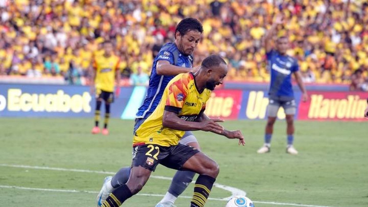 Leonai Souza y Marcelo Meli volverán a enfrentarse en un Clásico del Astillero