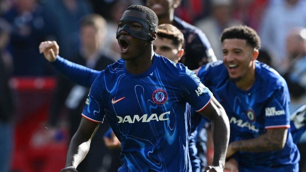 Moisés Caicedo va por su primer titulo en Europa.