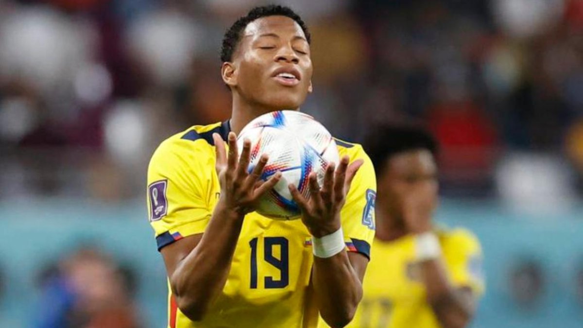 Gonzalo Plata es titular en la selección de Ecuador.