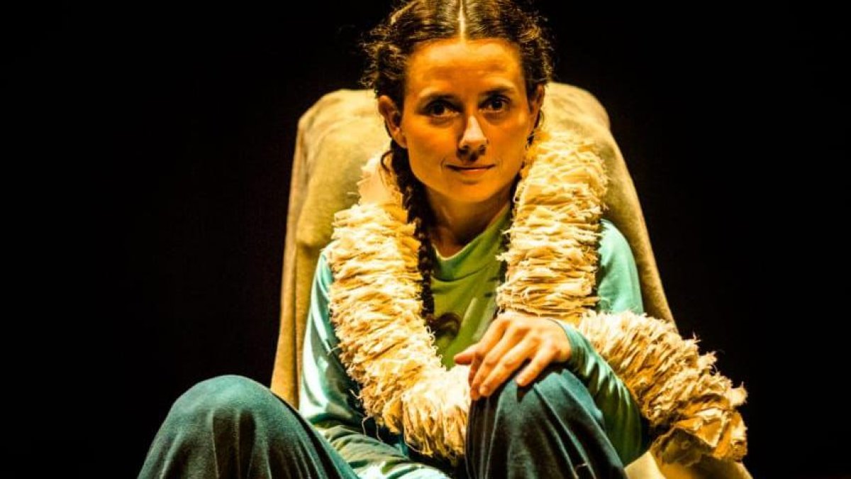 La puesta en escena para niños, que intercala títeres y danza, vuelve a la capital tras una gira por Chile.