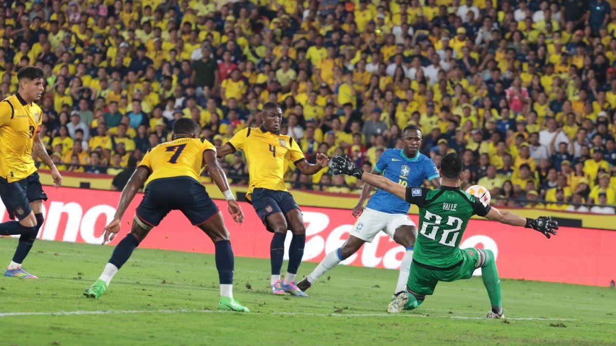 Gonzalo Valle debutó tras la lesión de Galíndez y fue clave para mantener el arco tricolor invicto ante Brasil en el Monumental.