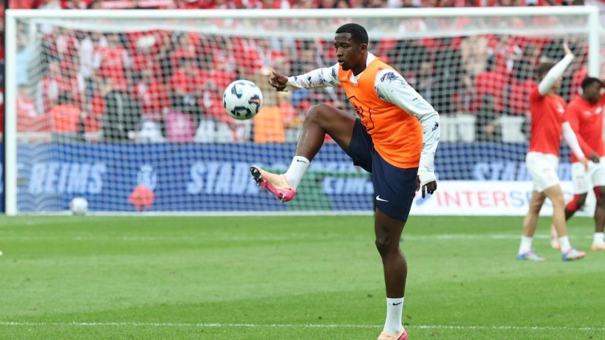 Willian Pacho, defensa del PSG.