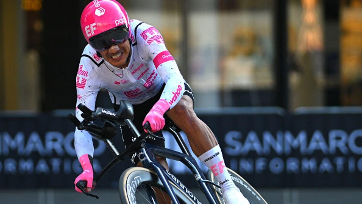 Richard Carapaz culminó tercero en el Giro de Italia 2025