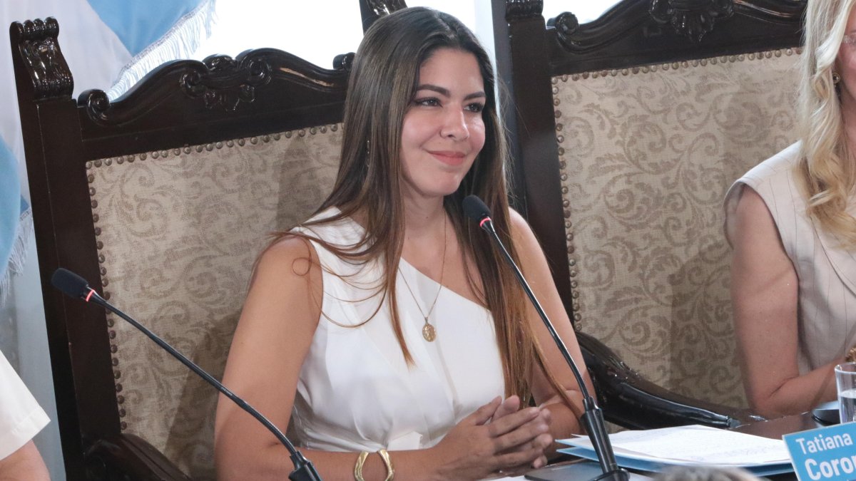 La alcaldesa subrogante de Guayaquil, Tatiana Coronel, en una anterior sesión del Concejo. .