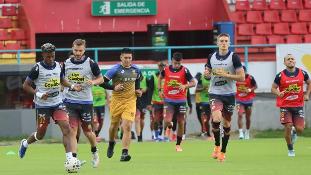 Deportivo Cuenca previo a la goleada 4-1 ante Mushuc Runa, por la fecha 11 de la LigaPro.