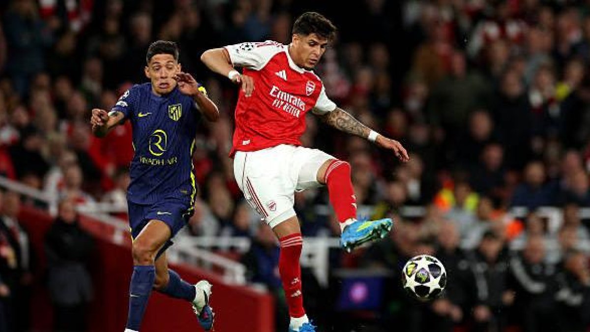 Piero Hincapié se ha convertido en una de las estrellas de Arsenal.