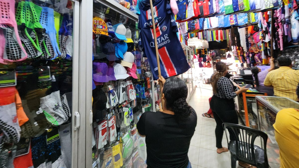 La venta de camisetas de Pacho y Piero Hincapié por la final de la Champions se activó en la provincia verde.