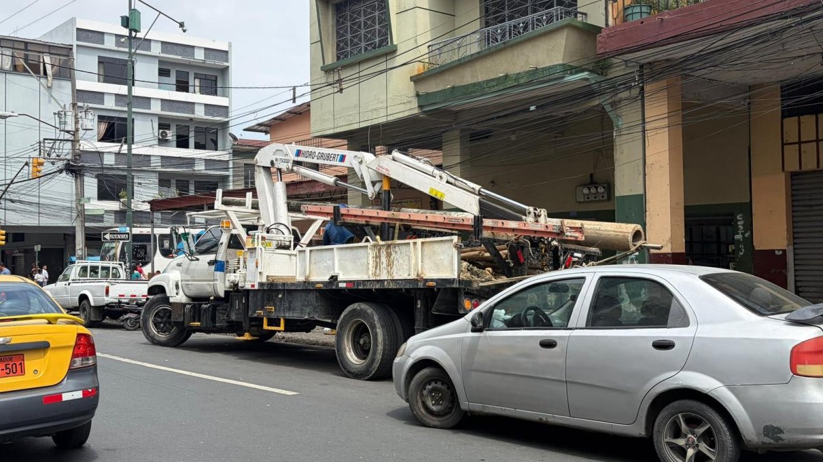 La Corporación informó que las emergencias eléctricas afectaron sectores como Urdesa, Alborada, Mapasingue y vía a Daule durante el domingo 10 de mayo.