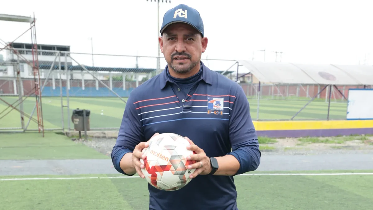 Villafuerte, campeón con Barcelona SC entre 1997 y 2005, enfrentará al Ídolo como preparador de arqueros de Insutec en la Copa Ecuador.
