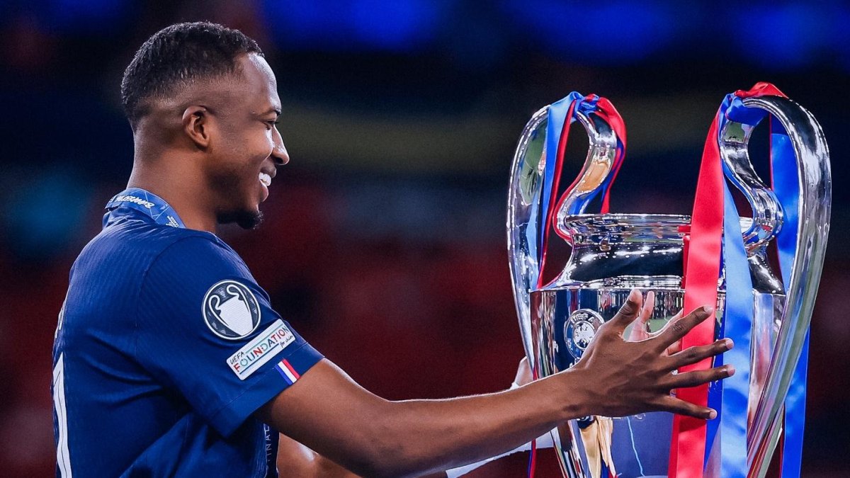 Willian Pacho ha ganado dos títulos de la Champions League.
