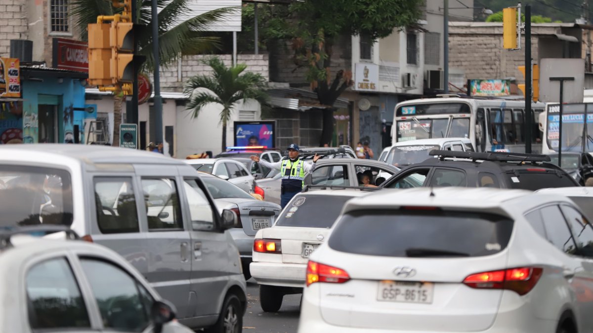 Caos, el otro 'partido' que se juega fuera de la avenida Bar