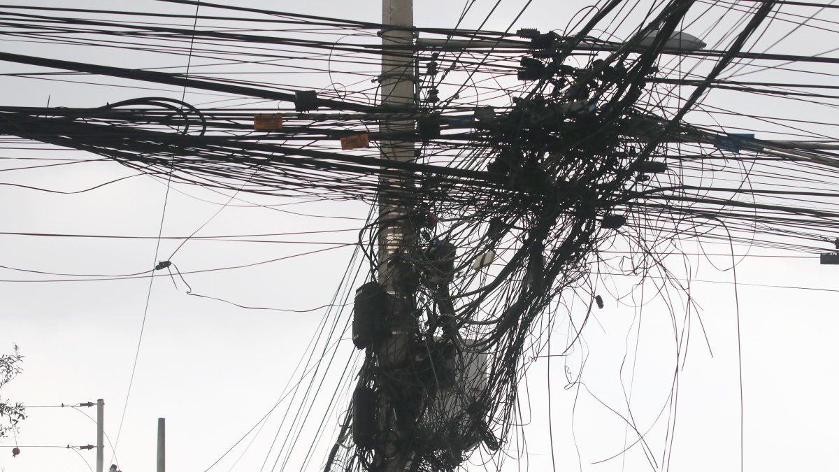 TALLARINES DE CABLES EN BELLAVISTA. 2026-06-01 PERIODISTA JUAN PONCE FOTOGRAFO CHRISTIAN VINUEZA AG-PERIODISTA AG-GRANASA AG-EXPRESO
