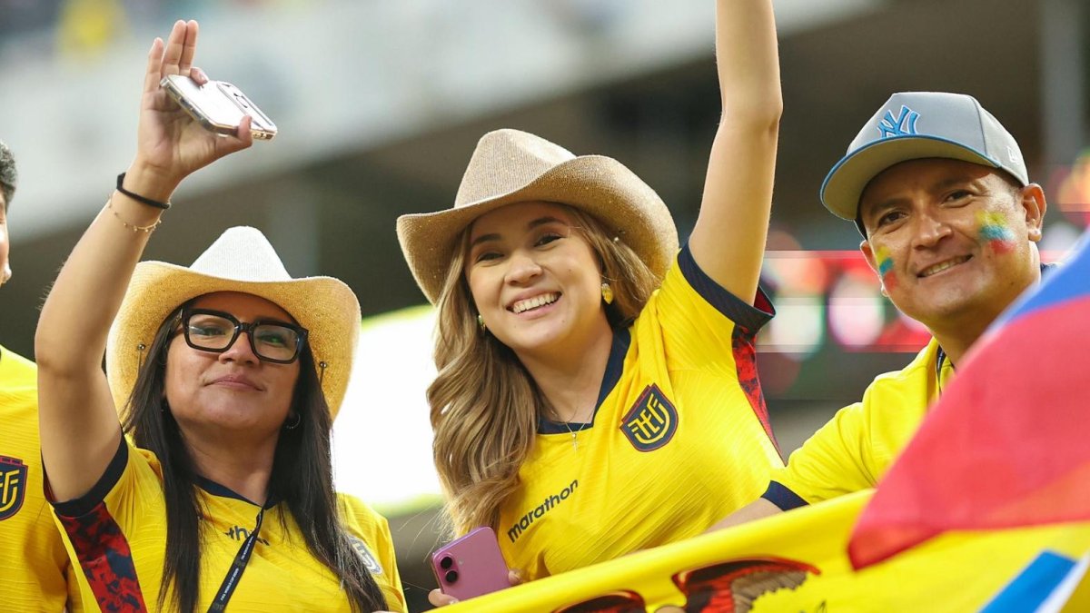 La hinchada ecuatoriana prepara una nueva fiesta en Kansas City antes del duelo ante Curazao.