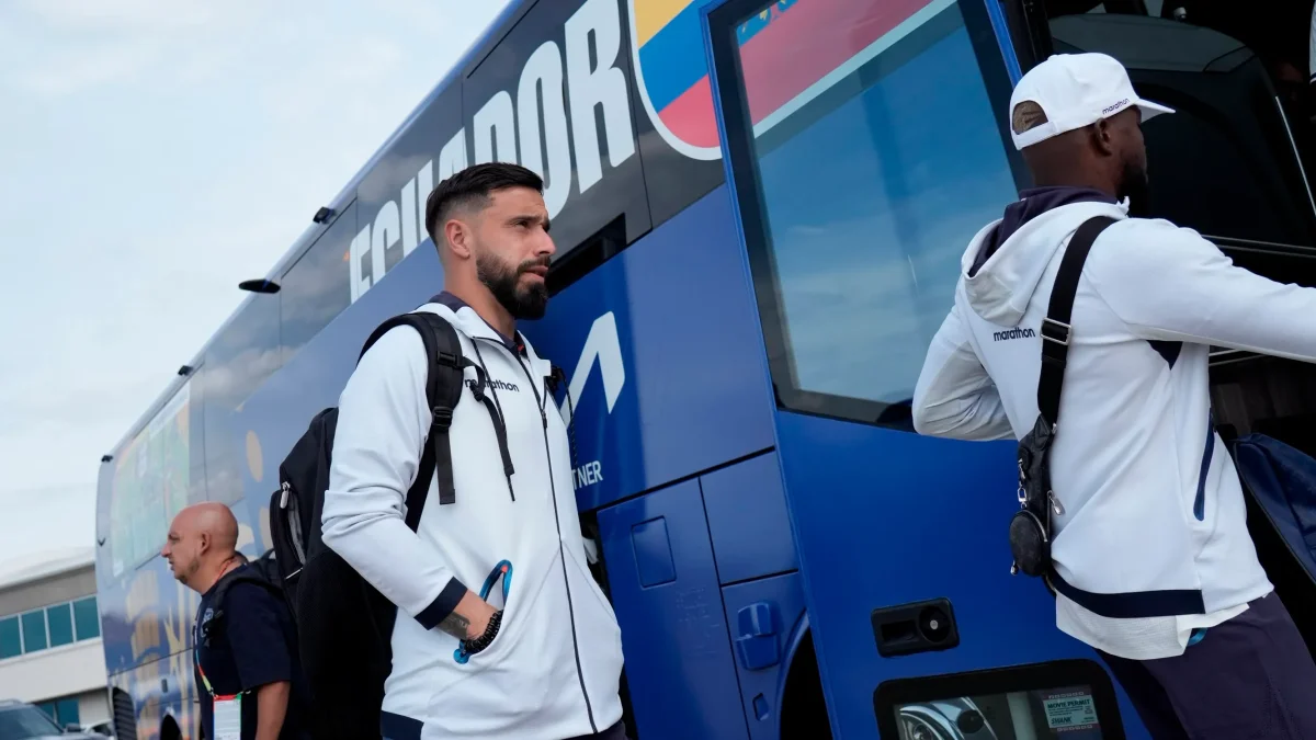 Hernán Galindez arquero de la Selección de Ecuador a su llegada a Kansas.
