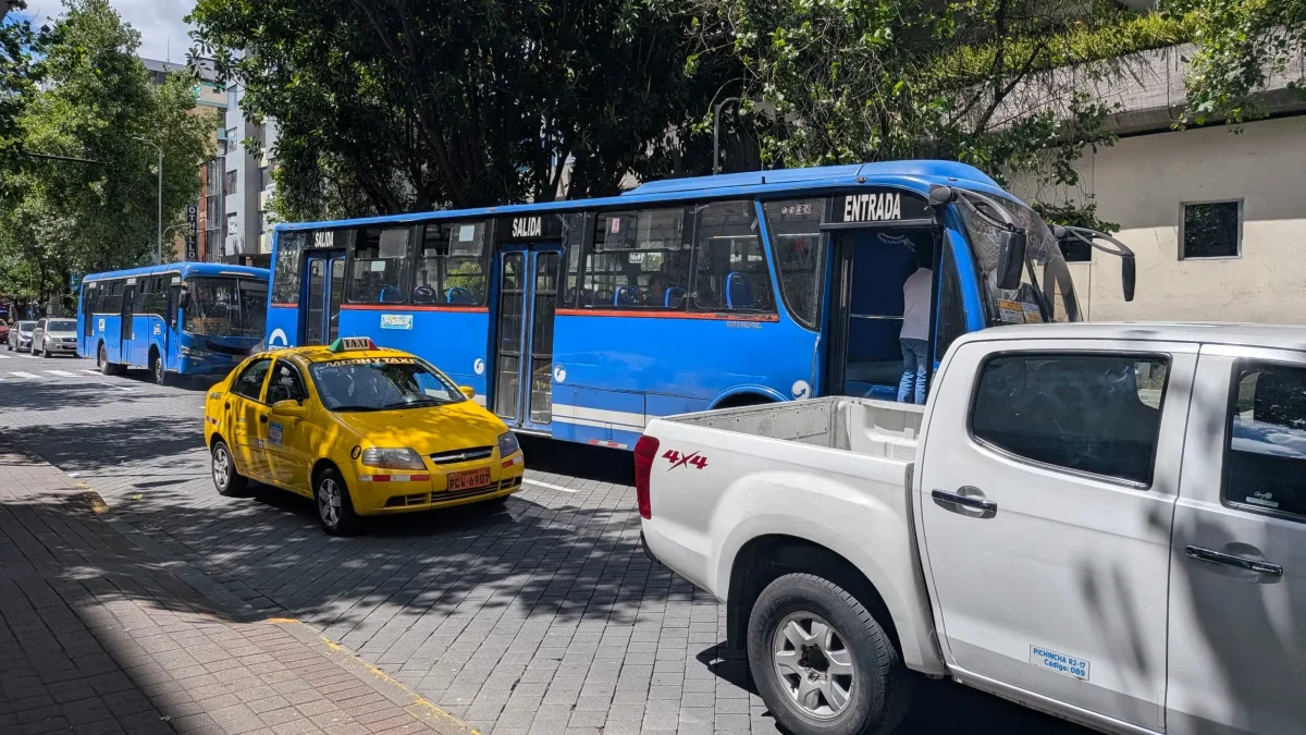 El sistema Pico y placa en Quito regula la movilidad este viernes 25 de junio 2026 para placas terminadas en 9 y 0.