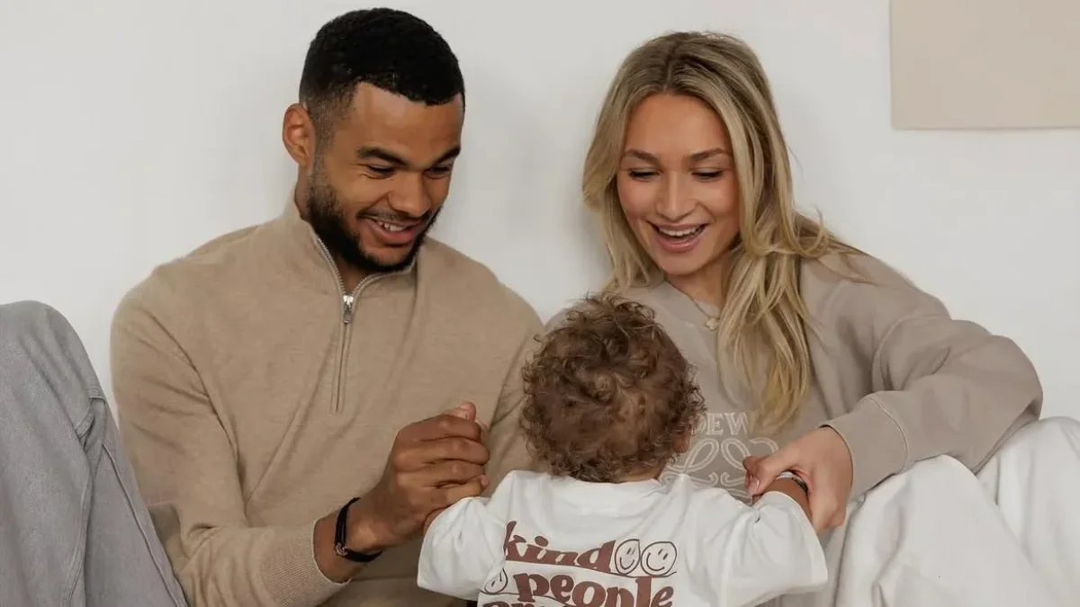 El futbolista del Liverpool y su esposa, Noa van der Bij, tienen un pequeño bebé de poco más de un año.