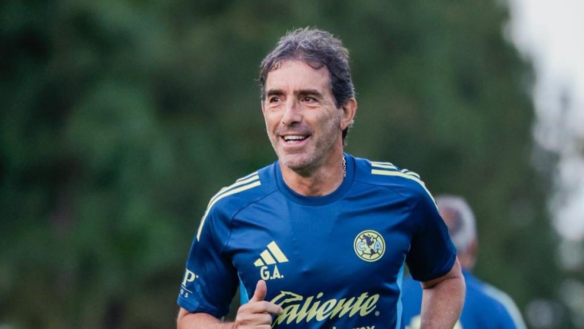Guillermo Almada es uno de los principales candidatos para asumir la dirección técnica de la selección de Ecuador