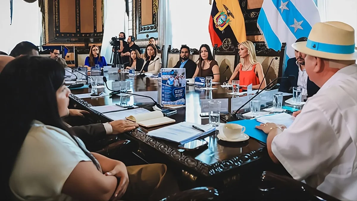 El Concejo de Guayaquil está presidido por Tatiana Coronel.