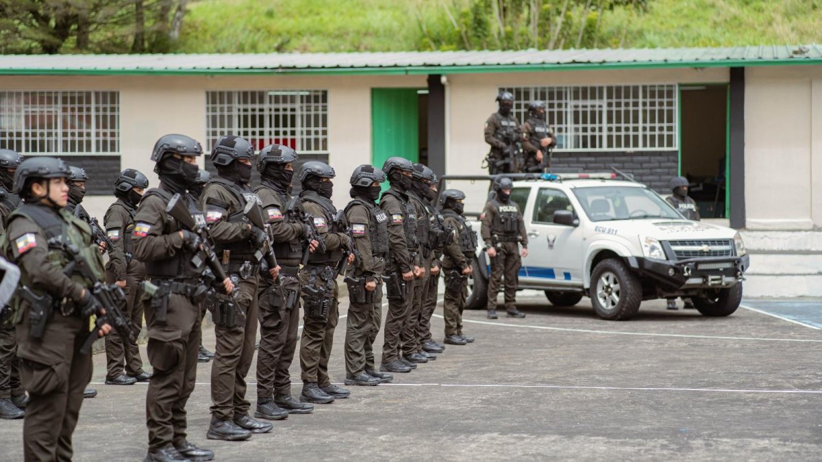 La DINAFRON comenzó a funcionar en la parroquia Ulba con dos oficiales y 23 policías para reforzar la vigilancia en la vía Baños-Puyo.