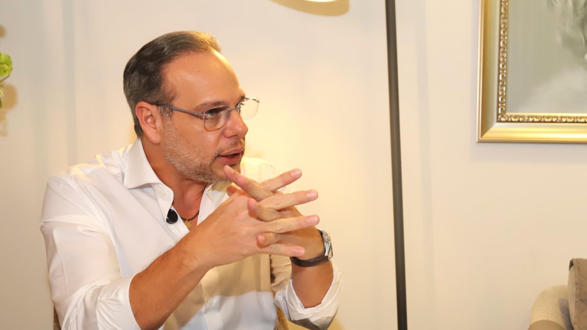 Andrés Roche es el precandidato del Partido Social Cristiano (PSC).