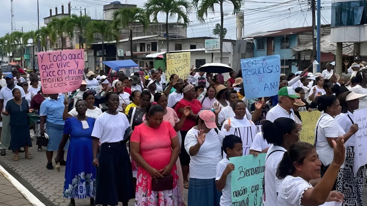 Cientos de fieles de distintas iglesias cristianas y evangélicas recorrieron las principales calles de San Lorenzo en una multitudinaria caminata de oración, elevando un clamor por la paz y la unidad.
