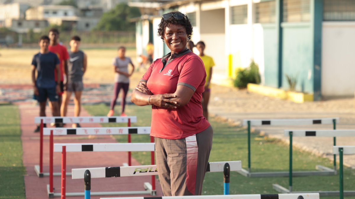 Fátima Navarro en su hábitat natural: el atletismo, disciplina que le ha permitido trascender barreras en general.